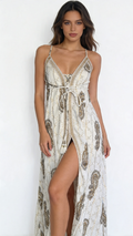 Vestito con ricamo centrale