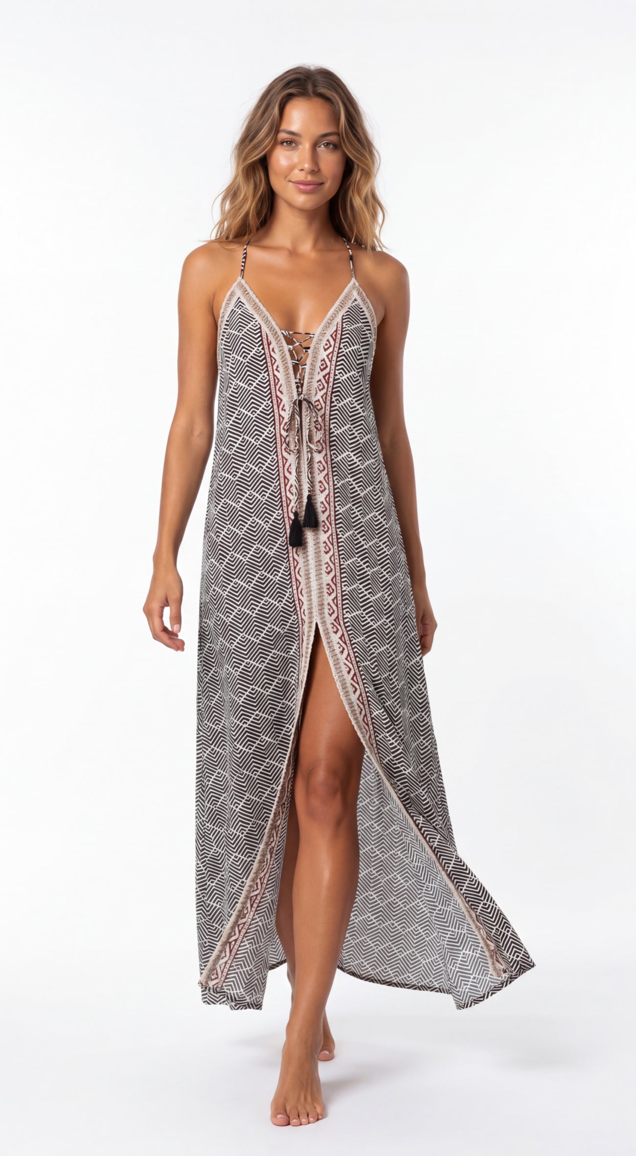 Vestito con ricamo centrale