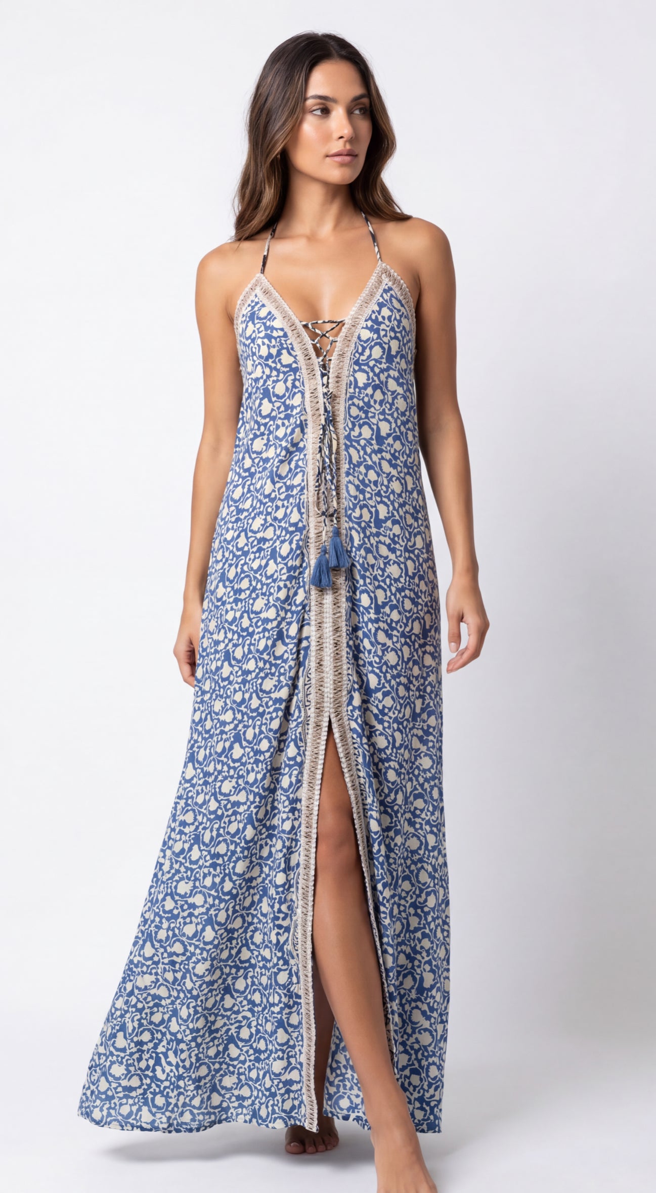 Vestito con ricamo centrale